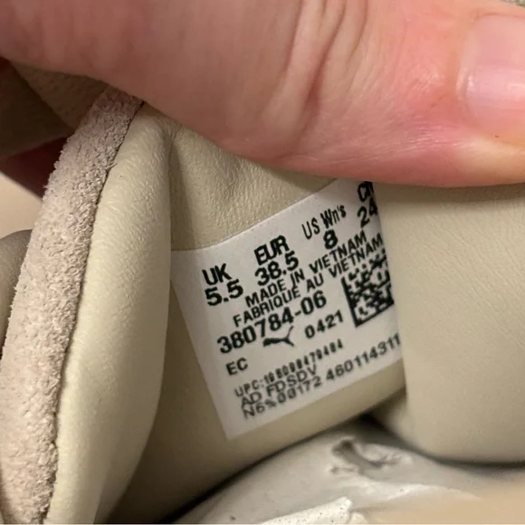 Puma Mayze Oatmeal Platform
Shoes Sneakers Suede Size 8
380784-06 - Picture 5 of 6